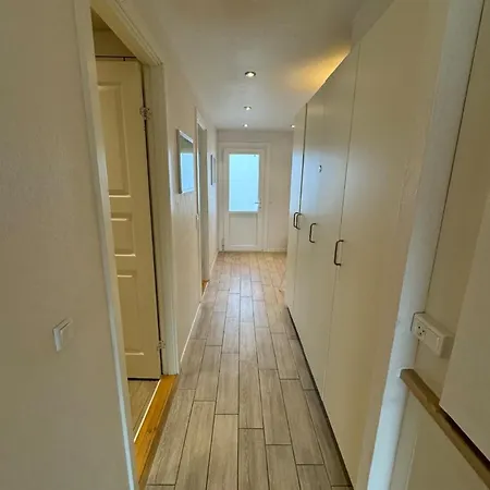 4 Personer - Henne Lejlighed *