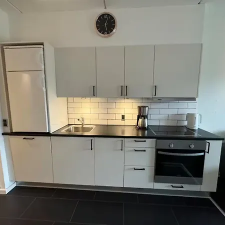 4 Personer - Henne Lejlighed