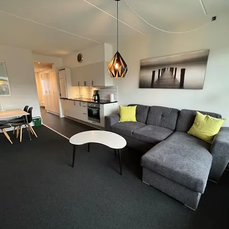 4 Personer - Henne *