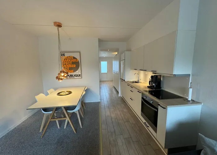 4 Personer - Henne *