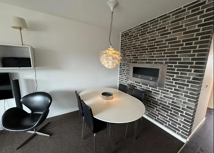 4 Personer - Henne * האנה סטרנד